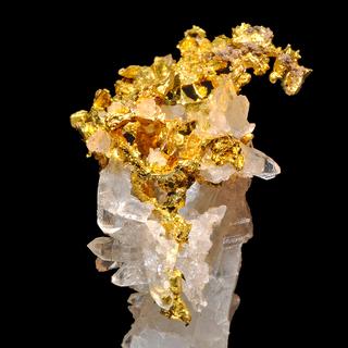 Cristais de ouro e quartzo. © Pai Géry, CC by-sa 3.0 