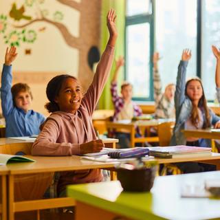 Et si on avait tout faux ? Découvrez pourquoi la Suède revient&nbsp;aux livres scolaires ! © skynesher, iStock