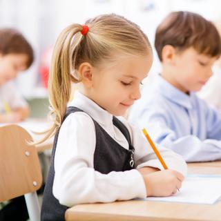 En mathématiques, l'écart genré&nbsp;apparaît quatre mois après le début de l'école primaire. © Viacheslav Yakobchuk, Adobe Stock