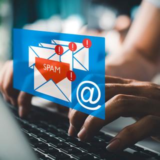Tentatives de phishing par emails ©Montri, Adobe stock