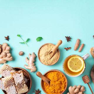 Especiarias e alimentos saudáveis ​​conhecidos pelos seus benefícios no sistema imunitário ©jchizhe, envato