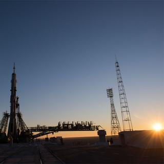 Le lanceur Soyouz sur son pas de tir. À son sommet, la capsule Soyouz TMA-19M qui embarquera le Britannique Tim Peake et ses deux collègues. © Esa, S. Corvaja