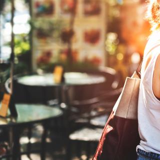 Uma tatuagem aumenta o risco de desenvolver linfoma em 21%. © Rawpixel.com, Adobe Stock