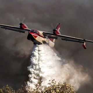  transformer un avion militaire en bombardier, modifier un avion civil en Canadair, ou bien créer un Canadair français à partir d’une feuille blanche. © Hynaero