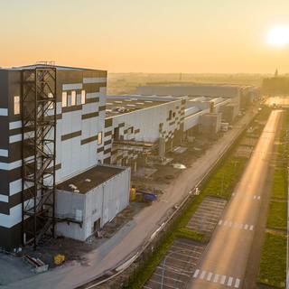 La gigafactory de Douvrin fait 100 mètres de large pour 644 de longueur. © Ministère de l’Économie