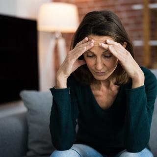 L’impact méconnu des hormones et du stress sur le cerveau d'une femme ménopausée dans la survenue&nbsp;de la maladie d’Alzheimer. ©&nbsp;AndreyPopov, iStock
