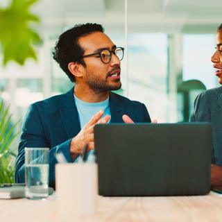 Microinterações de longo alcance: Por que um sorriso torna o seu dia melhor. © Jacob Wackerhausen, iStock