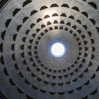 Por que o concreto romano resistiu durante milênios? © imantsu, iStock