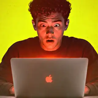 Un nouveau malware sur Mac vérifie vos mots de passe avant de les voler. © XD, ChatGPT
