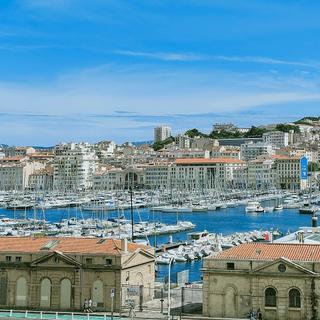 A poluição emitida pelo porto de Marselha excede um limite estabelecido pela Agência Europeia do Ambiente. © Pixabay