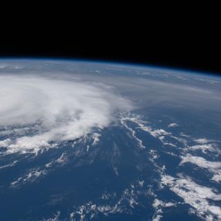 La NOAA estime que le nombre de phénomènes cycloniques cette année pourrait être le double de la normale. En photo : l&#39;ouragan Sam en 2021 photographié de la Station spatiale. © Nasa
