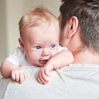 Le&nbsp;baby blues, ou&nbsp;dépression du post-partum, toucherait aussi les hommes, en moindre proportion que les femmes. © timonko, Fotolia