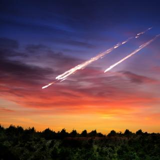 Ilustração de uma chuva de meteoros. © Tryfonov, fotolia
