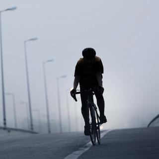 Os ciclistas inalam duas vezes mais poluentes do que quando estão em casa, segundo um estudo. © chokchaipoo, Adobe Stock