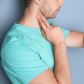 Selon les scientifiques, ce test d’effort très simple est un marqueur puissant du risque de mortalité et de maladies cardiovasculaires. © New Africa, Adobe Stock