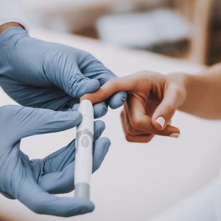 Estimativas recentes prevêem que mais de 1,3 bilhão de pessoas serão afetadas pela diabetes até 2050. © VadimGuzhva, AdobeStock