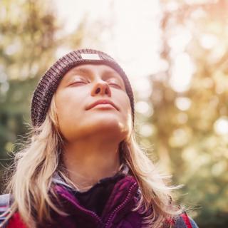 A solidão pode ser sua maior força: descubra como. © LeManna, iStock