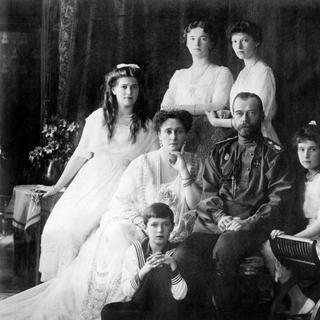 Nicolau II, último imperador da Rússia e sua família. Eles foram executados em 17 de julho de 1918. © Boasson e Eggler, Wikimedia Commons, Domínio Público