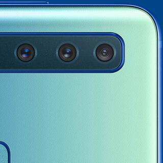 Le Samsung Galaxy A9 est doté de quatre modules photos. Chacun a ses spécificités pour augmenter la polyvalence de l’appareil photo. © Samsung
