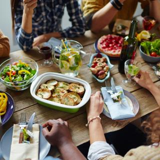 Coma melhor para viver mais, ok. Mas quantos anos mais de vida posso esperar? Depende do tipo de alimento, respondem os pesquisadores chineses. © pressmaster, Adobe Stock 