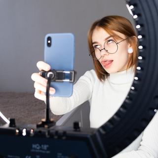 Voici les challenges les plus dangereux des réseaux sociaux qui mettent votre vie en danger. ©&nbsp;deine_liebe, Adobe Stock