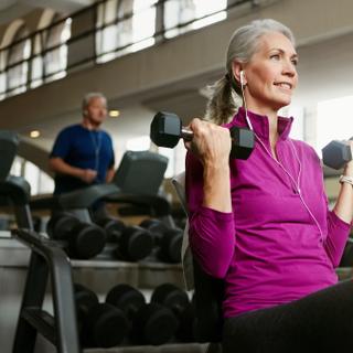 Estudar o estilo de vida dos super-idosos é uma forma de compreender melhor o envelhecimento saudável. © Reese/peopleimages.com, Adobe Stock