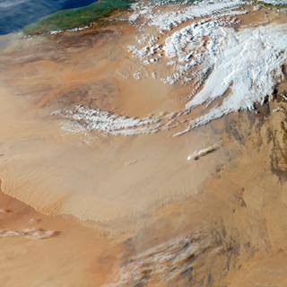 O muro de areia que atravessa a Argélia e Marrocos na segunda-feira. © Cira, Eumetsat