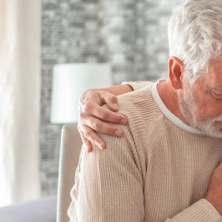 Voici ce que cachent vraiment les termes démence sénile et Alzheimer selon les spécialistes. © Lucigerma, iStock