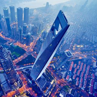 Por que os adolescentes sobem 70 andares em arranha-céus chineses? © Aska, iStock