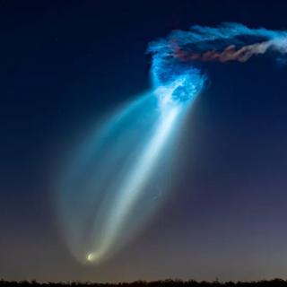 Une méduse spatiale immortalisée à Cap Canaveral. © SpaceX