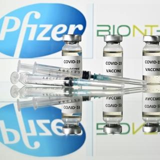Pfizer-BioNTech lance un essai clinique pour tester son vaccin formulé contre le variant Omicron. © Justin Tallis, AFP, Archives