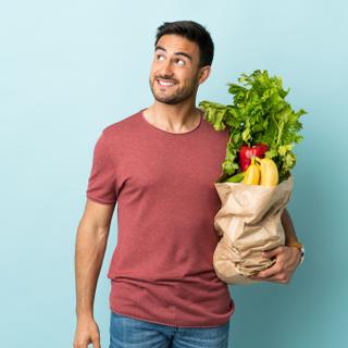 Rica em fibras, vitaminas e antioxidantes, acredita-se que a dieta vegetariana seja eficaz na proteção contra o câncer. Ele é mesmo? Uma equipe internacional explorou a questão... © luismolinero, Adobe Stock 