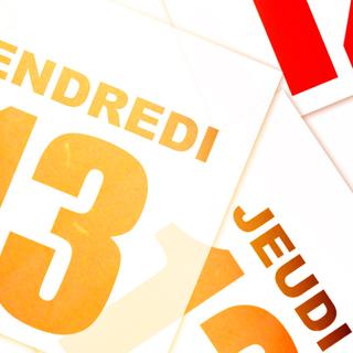 Muito antes de ser uma data temida, a sexta-feira 13 nasceu de um emaranhado de mitos, símbolos e histórias fundadoras. © Kwadri, Adobe Stock