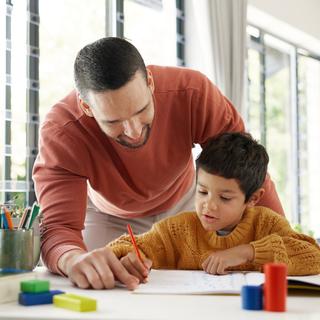 Le retour de l'écriture cursive dans la réussite de l'apprentissage de la lecture. © Jacob Wackerhauser, iStock