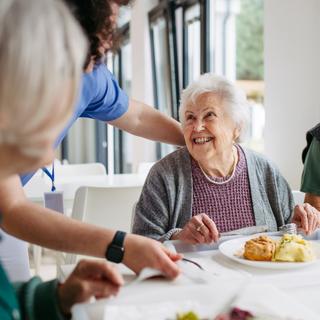 Pourquoi certaines personnes vieillissent-elles mieux que d'autres ? © Halpoint, iStock