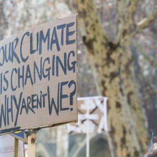 « Notre climat change, pourquoi pas nous ? » © ink drop, Adobe Stock