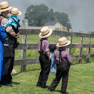 Seuls 5 % des enfants Amish en âge d’être scolarisés ont de l’asthme, soit la moitié de la moyenne nationale américaine. Les enfants Huttérites, eux, connaissent un taux d’asthmatiques inhabituellement élevé, à 21,3 %. La principale raison ? Les poussières dans leurs maisons. © Andrea Izzotti, shutterstock.com