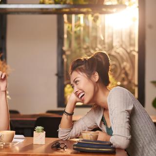 À l&#39;issue d&#39;un speed dating, les participants auraient une impression plutôt fiable de la personnalité des autres personnes. ©&amp;nbsp;DragonImages, Adobe Stock