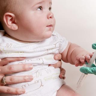 Un bébé (qui n&#39;est pas celui de cette photographie) porteur d’une leucémie aiguë lymphoblastique est devenu le premier au monde à en guérir grâce à un traitement avec des cellules immunitaires génétiquement modifiées. © Amanda Mills, USCDCP, CC0