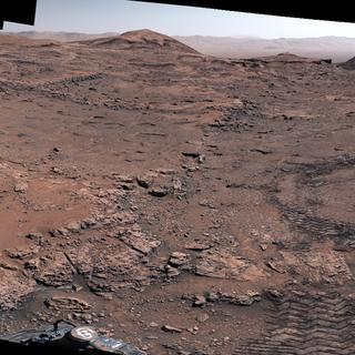 No Monte Sharp, o Curiosity está agora explorando este local que, visto do espaço, lembra uma gigantesca teia de aranha. © NASA, JPL-Caltech, MSSS