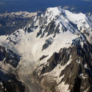 Le mont Blanc fait partie des massifs cristallins externes, les plus hauts sommets des Alpes résultant de la collision entre les plaques européenne et adriatique. © Tofig Rashidov, imaggeo.egu.eu