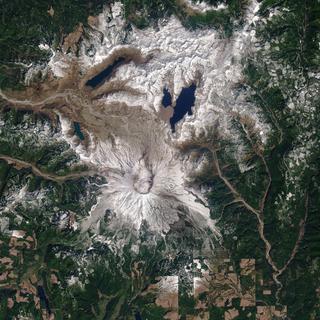 Le mont Saint Helens vu depuis l'espace. © Nasa Earth Observatory