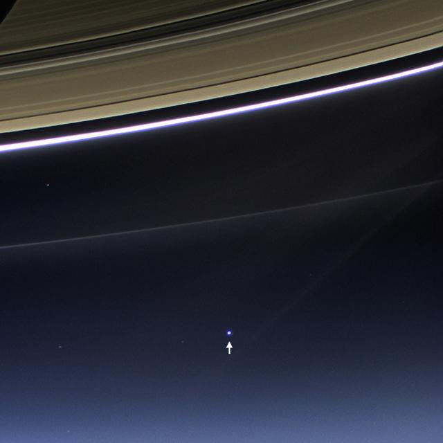 Photo De Rhea Rhéa, une petite lune de Saturne, a une atmosphère