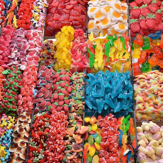 On trouve toujours du dioxyde de titane dans les bonbons. Et selon une étude, ce colorant connu aussi sous le nom de E171 pourrait provoquer des diabètes de type&amp;nbsp;2. © Pixelia, Pixabay, CC0 Creative Commons