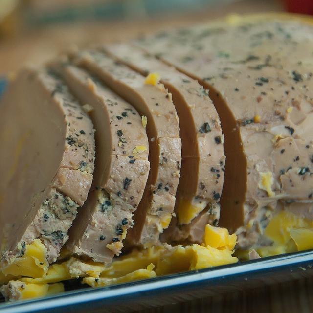 Même s’il ne représente pas un danger immédiat pour la santé, le foie gras reste à consommer avec modération. © jackmac34, Pixabay, CC0 Creative Commons