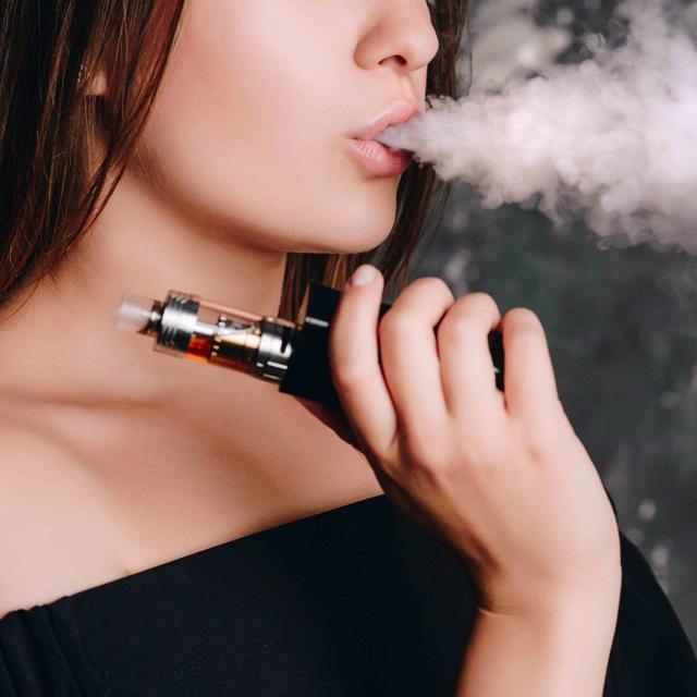 La cigarette électronique augmenterait de 50 % le risque de cette maladie  respiratoire grave