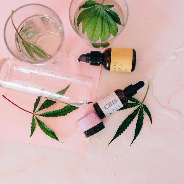Sondage : quelle est l'opinion des Français sur le CBD et la cigarette  électronique ?