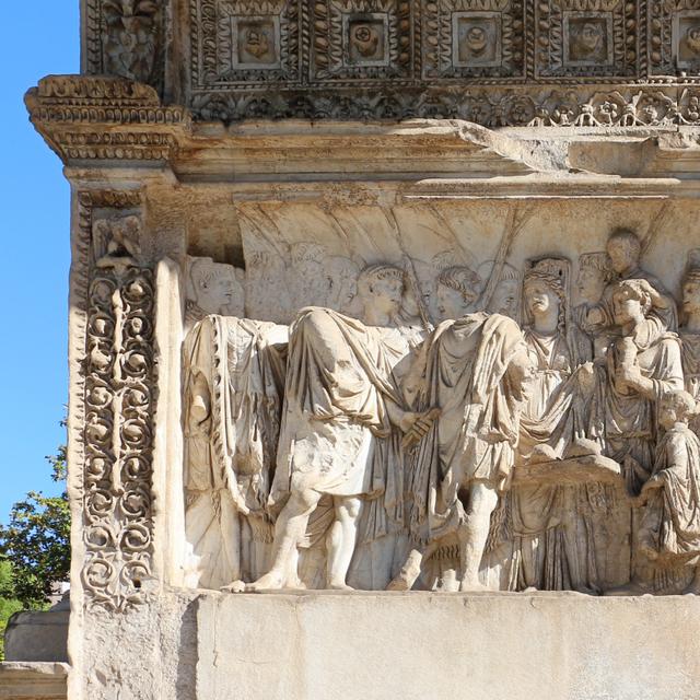 Comment l'Empire romain a-t-il étendu ses frontières durant le règne de l'empereur Trajan ?