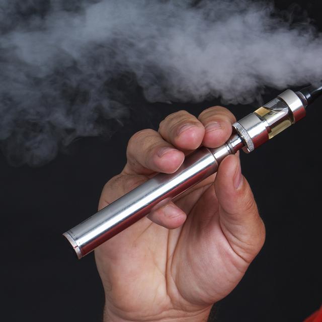 E-cigarette : les fumeurs qui veulent passer au vapotage « ne doivent pas  hésiter »