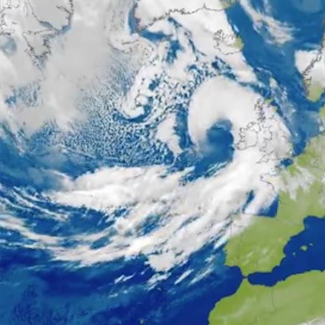 L'enroulement de la tempête Eowyn est impressionnant et rappelle celui d'un ouragan. © Eumetsat, Meteorologene